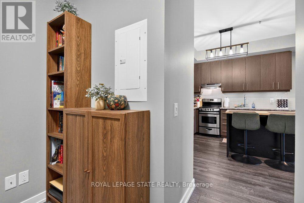 10 Esplanade Lane — photo 18