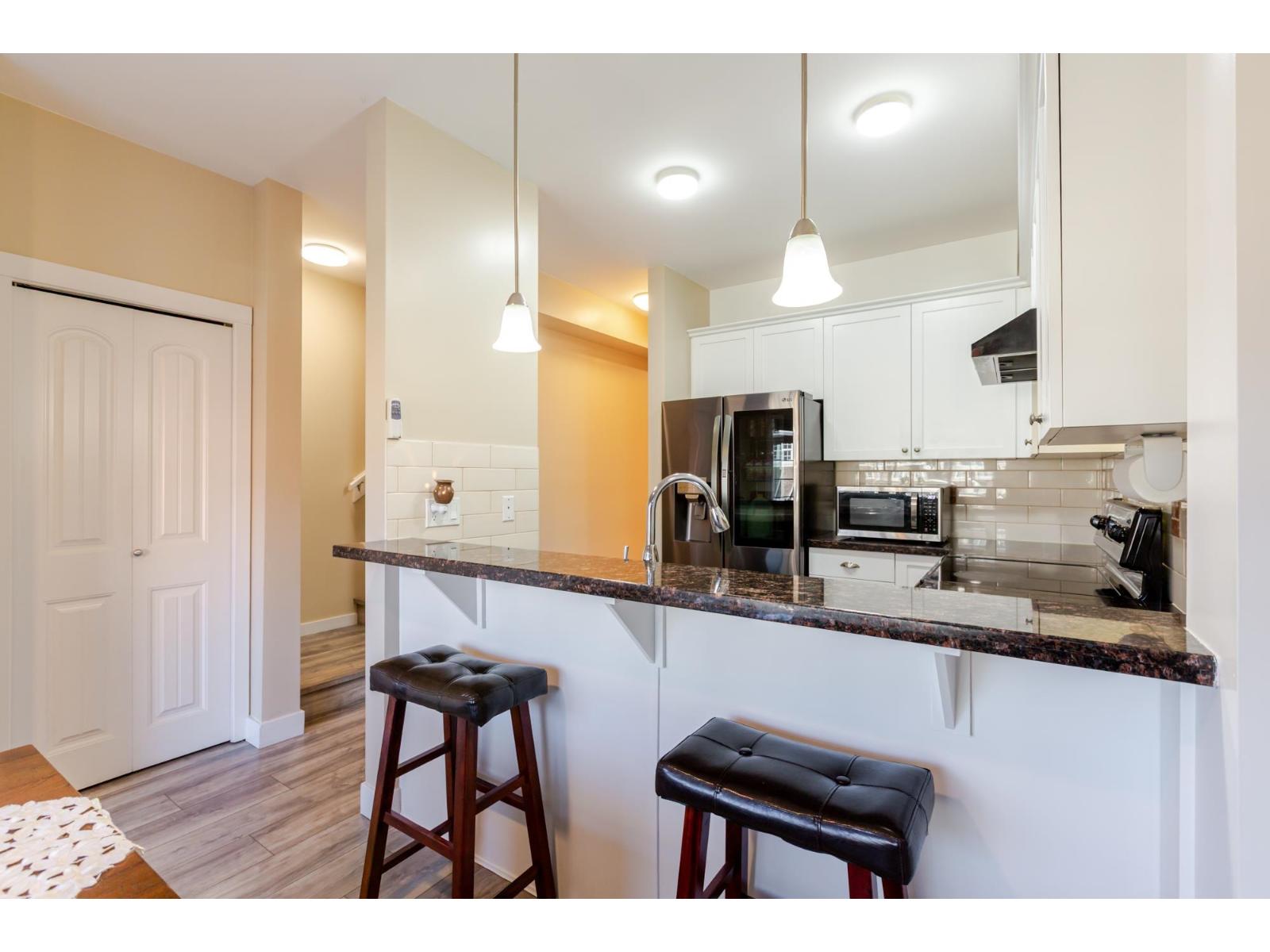Photo of 73 6852 193 STREET 18