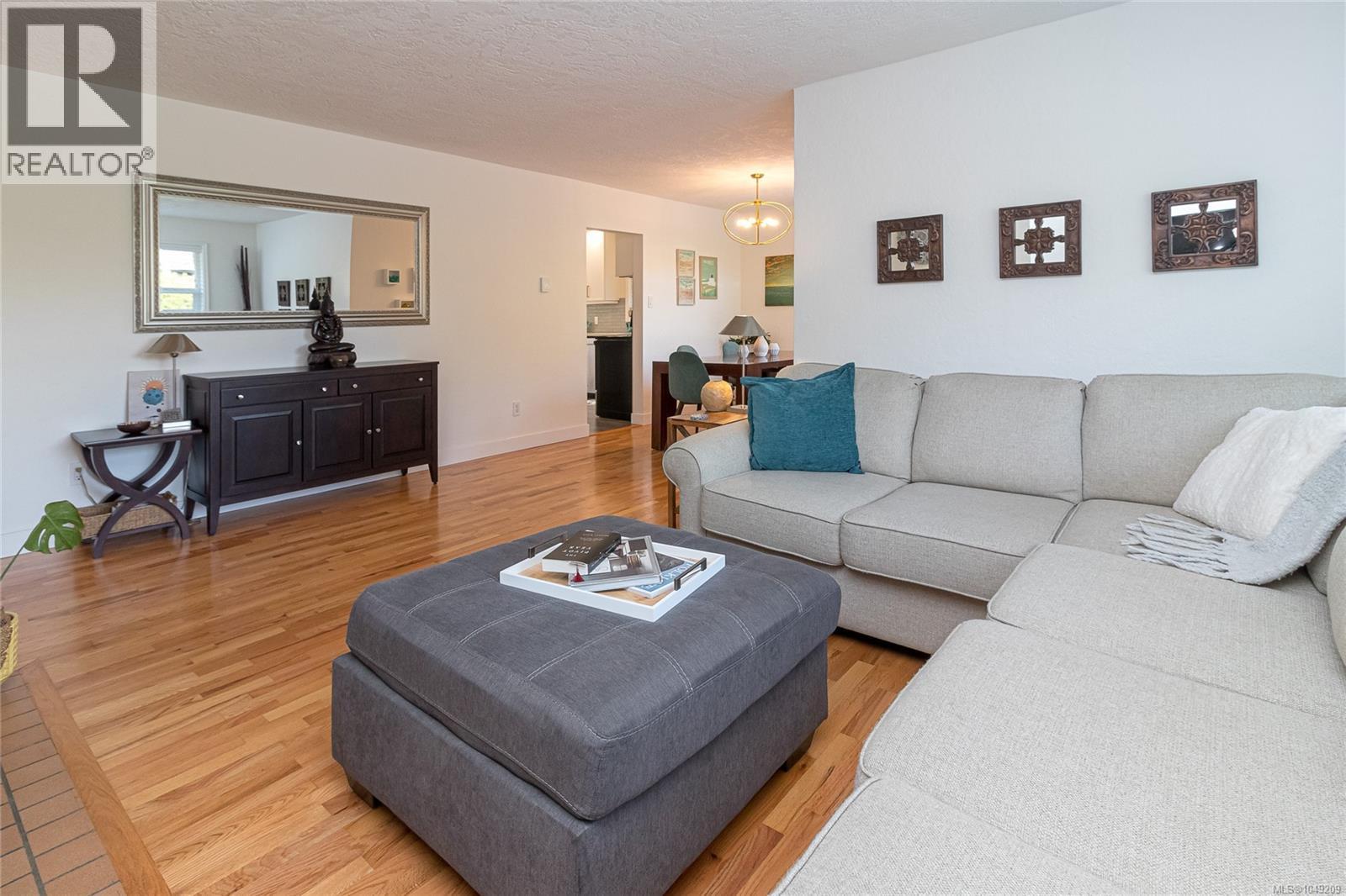 3945 Dawe Rd, Saanich - Image 1