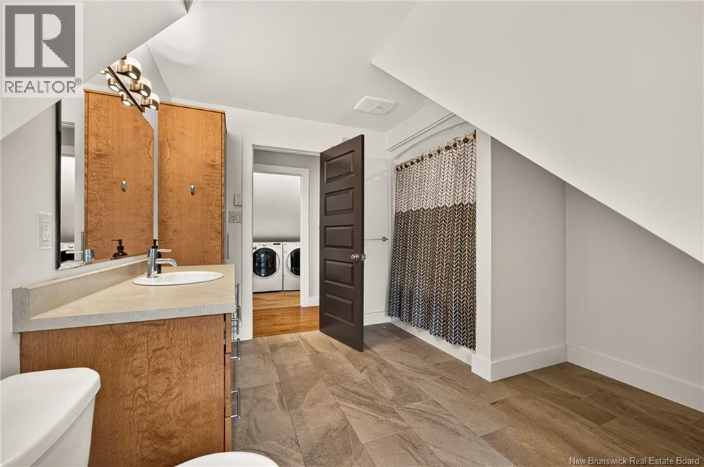 76 Maurice Crescent - 32