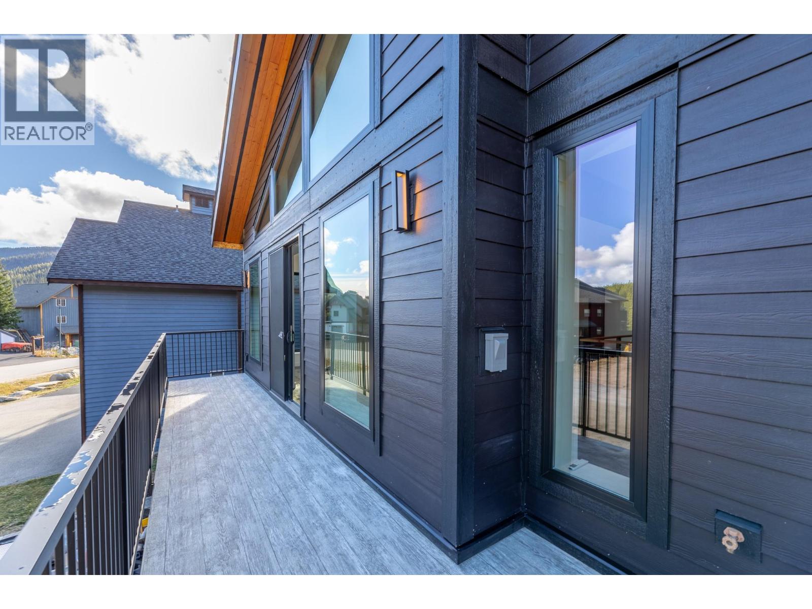  134 Clearview Crescent, Apex Mountain - Image 1