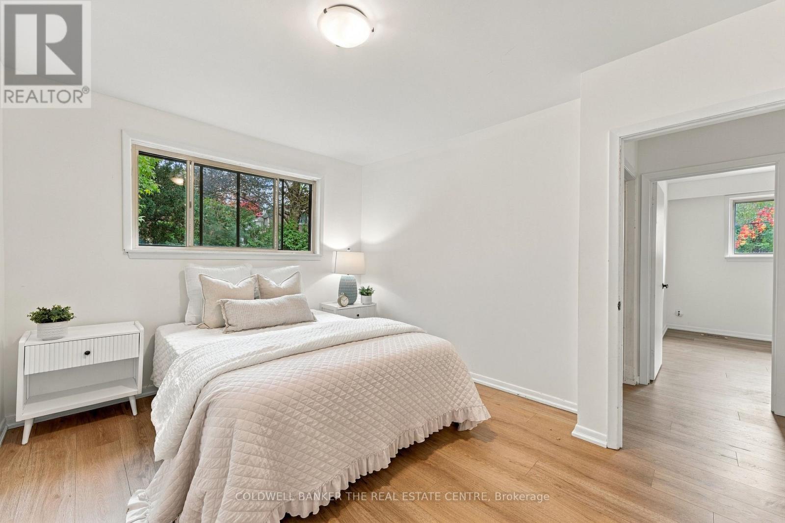 21 Glass Drive, Aurora, ON photo 12