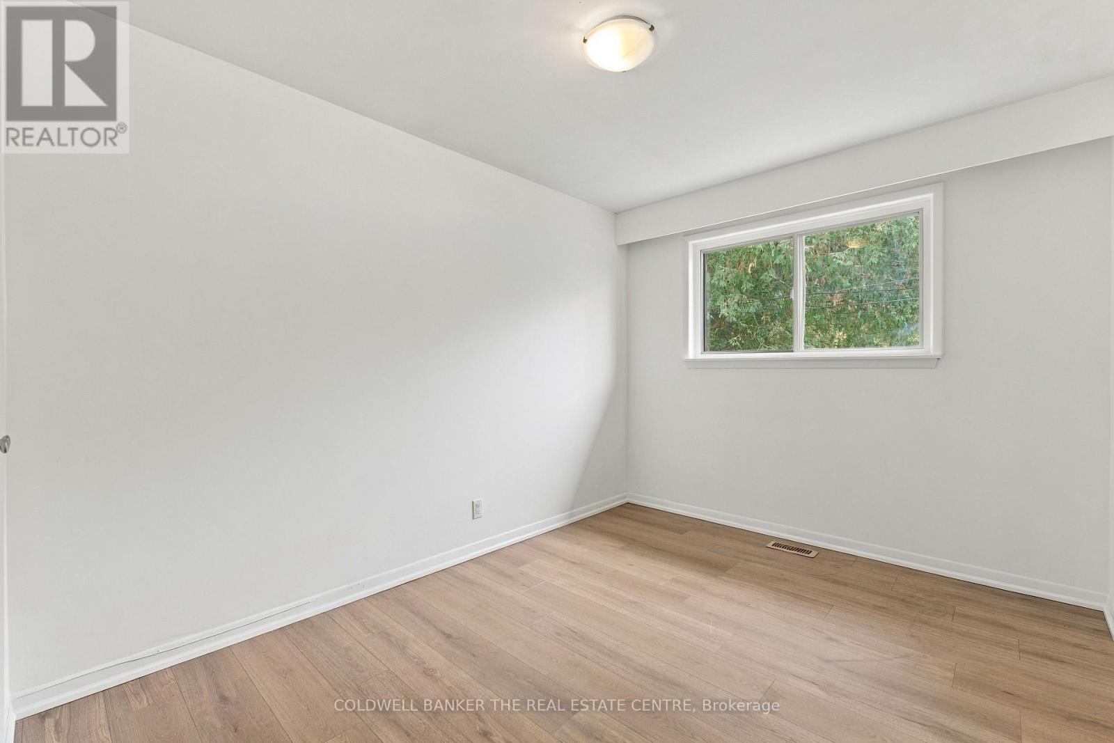 21 Glass Drive, Aurora, ON photo 15