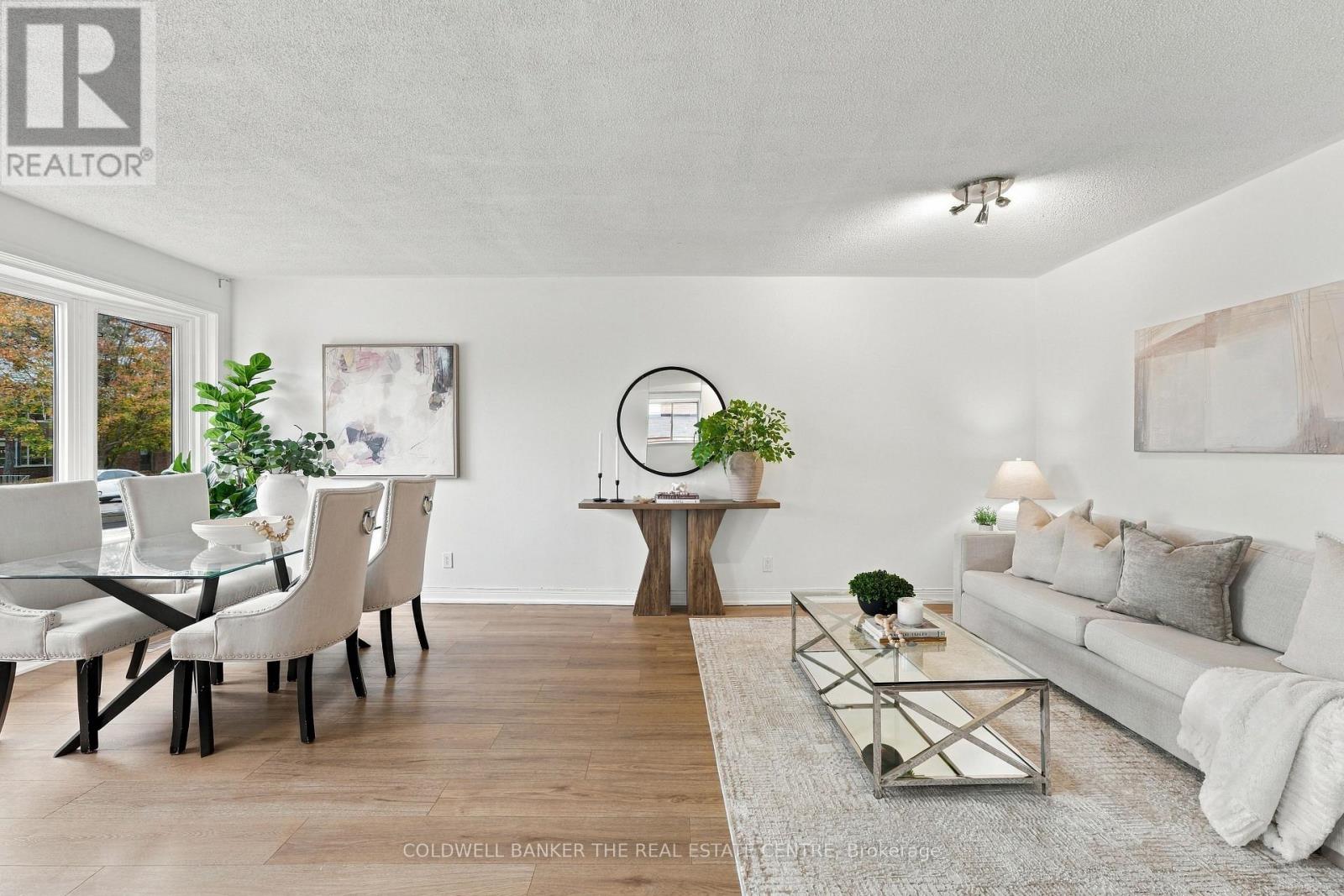 21 Glass Drive, Aurora, ON photo 5