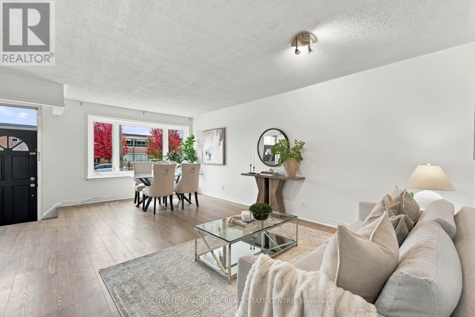 21 Glass Drive, Aurora, ON photo 6