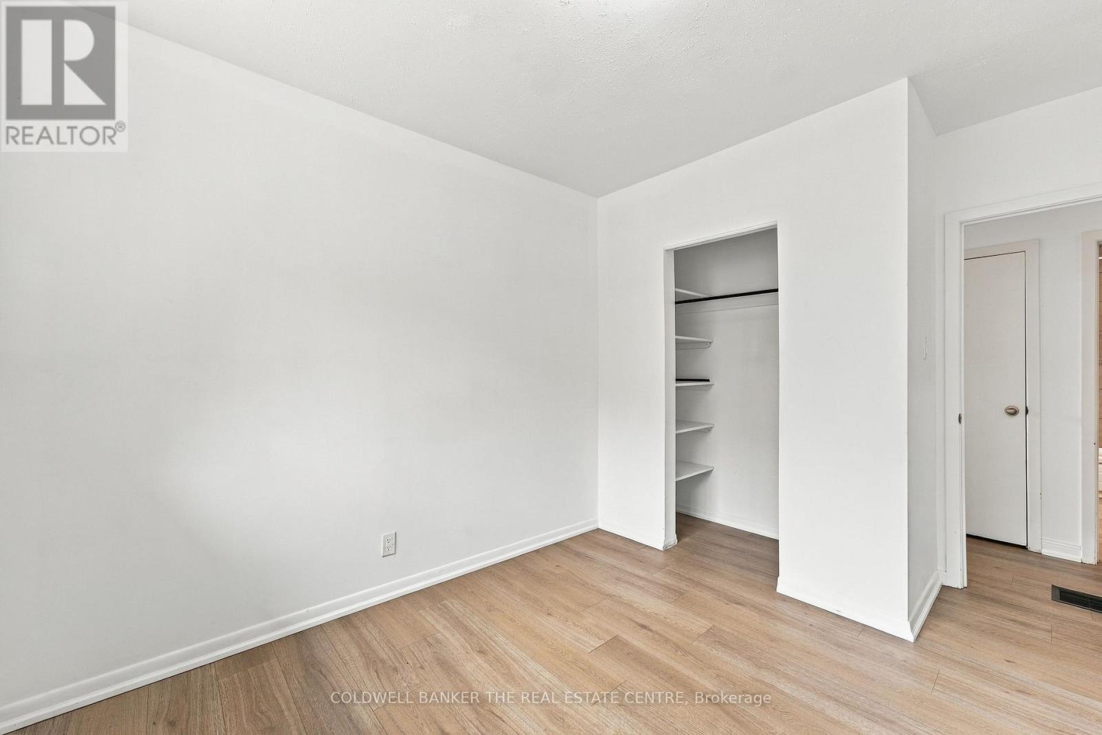21 Glass Drive, Aurora, ON photo 18