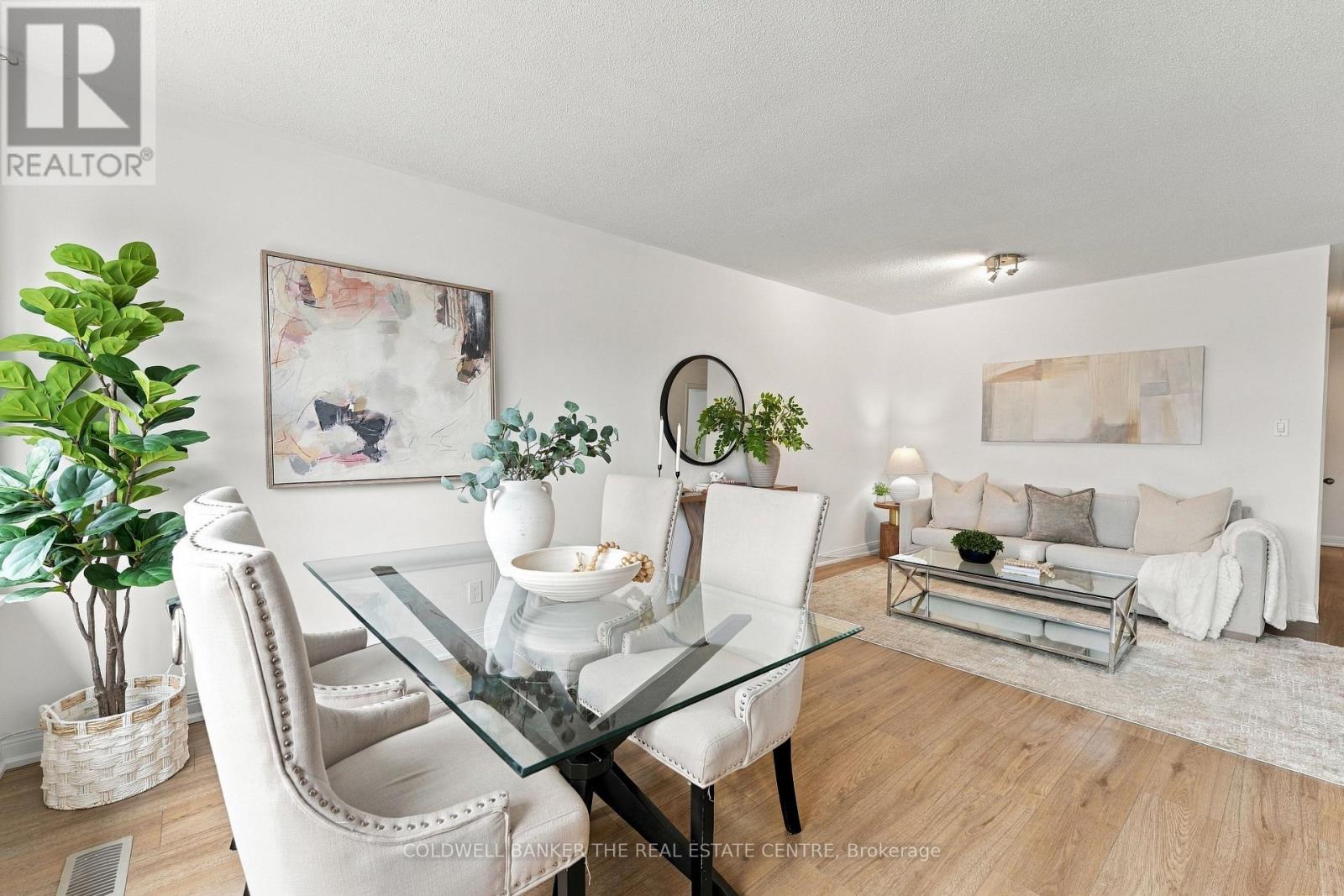 21 Glass Drive, Aurora, ON photo 4
