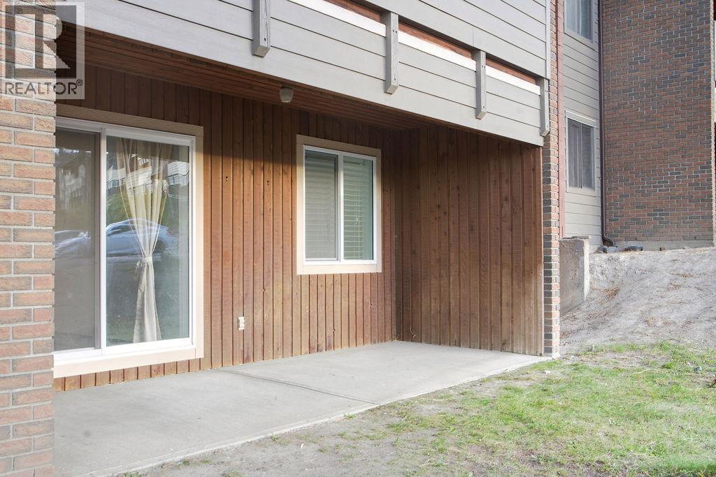 #301 44 Whiteshield Crescent S - 13