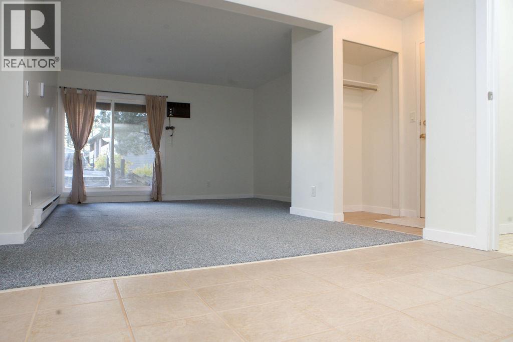 #301 44 Whiteshield Crescent S - 17