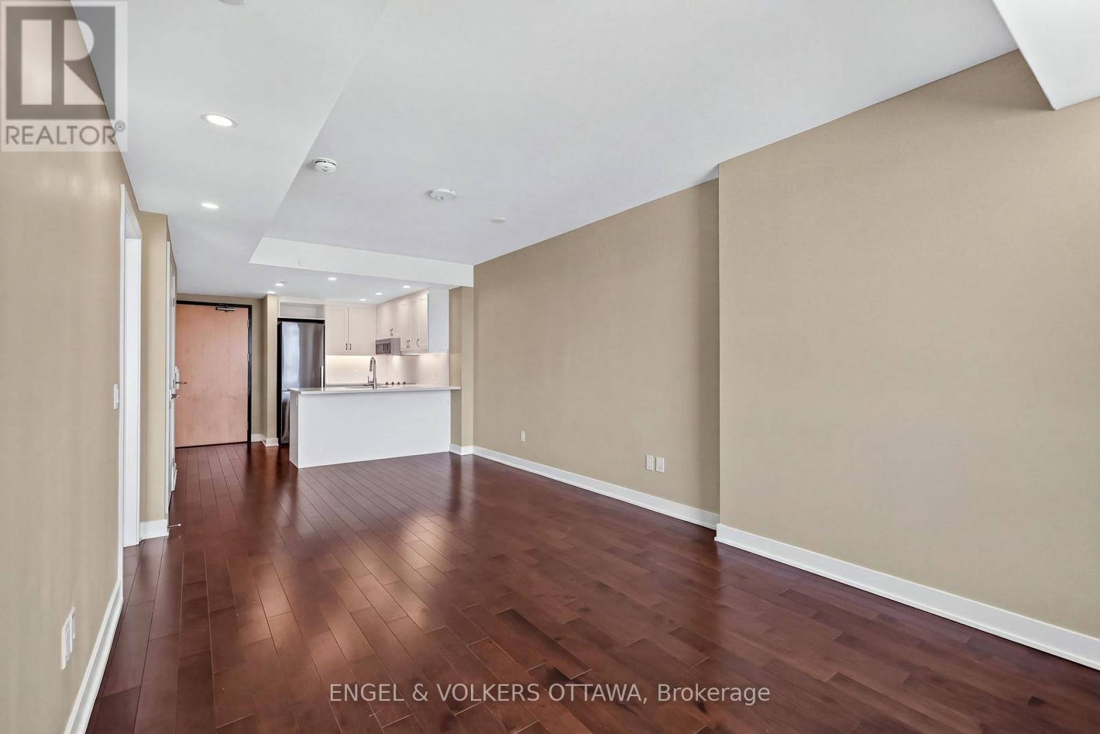 340 Queen Street — photo 14