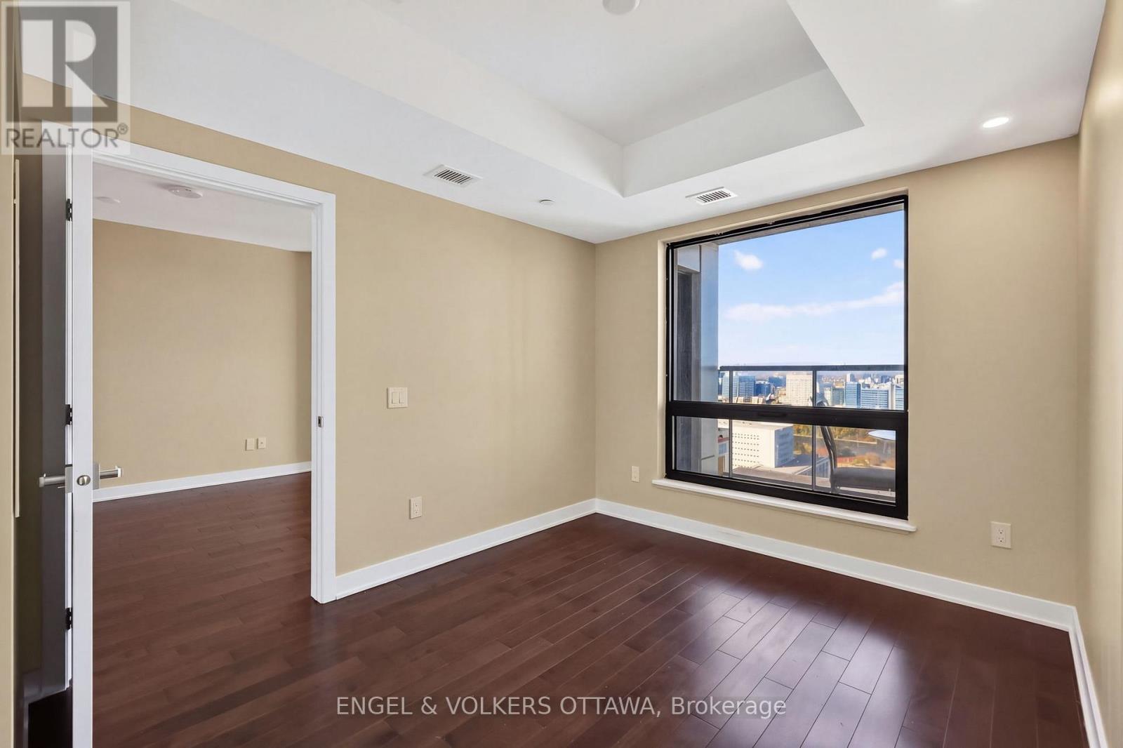 340 Queen Street — photo 19