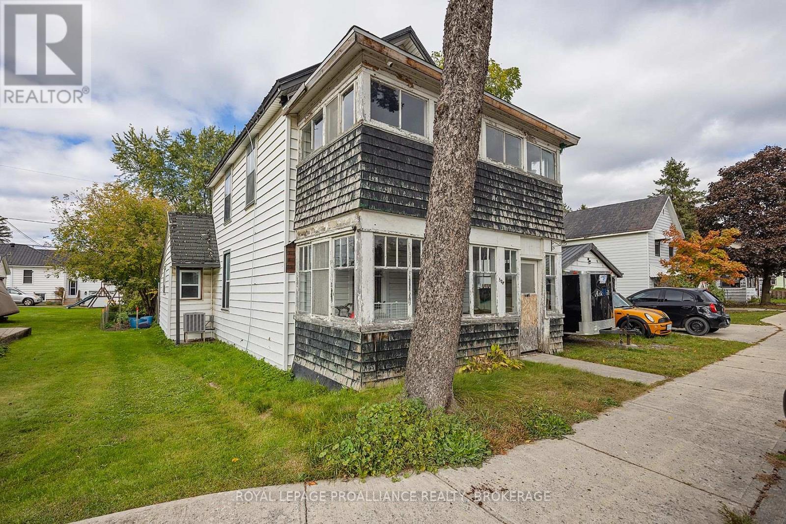 308 BROCK STREET - 1
