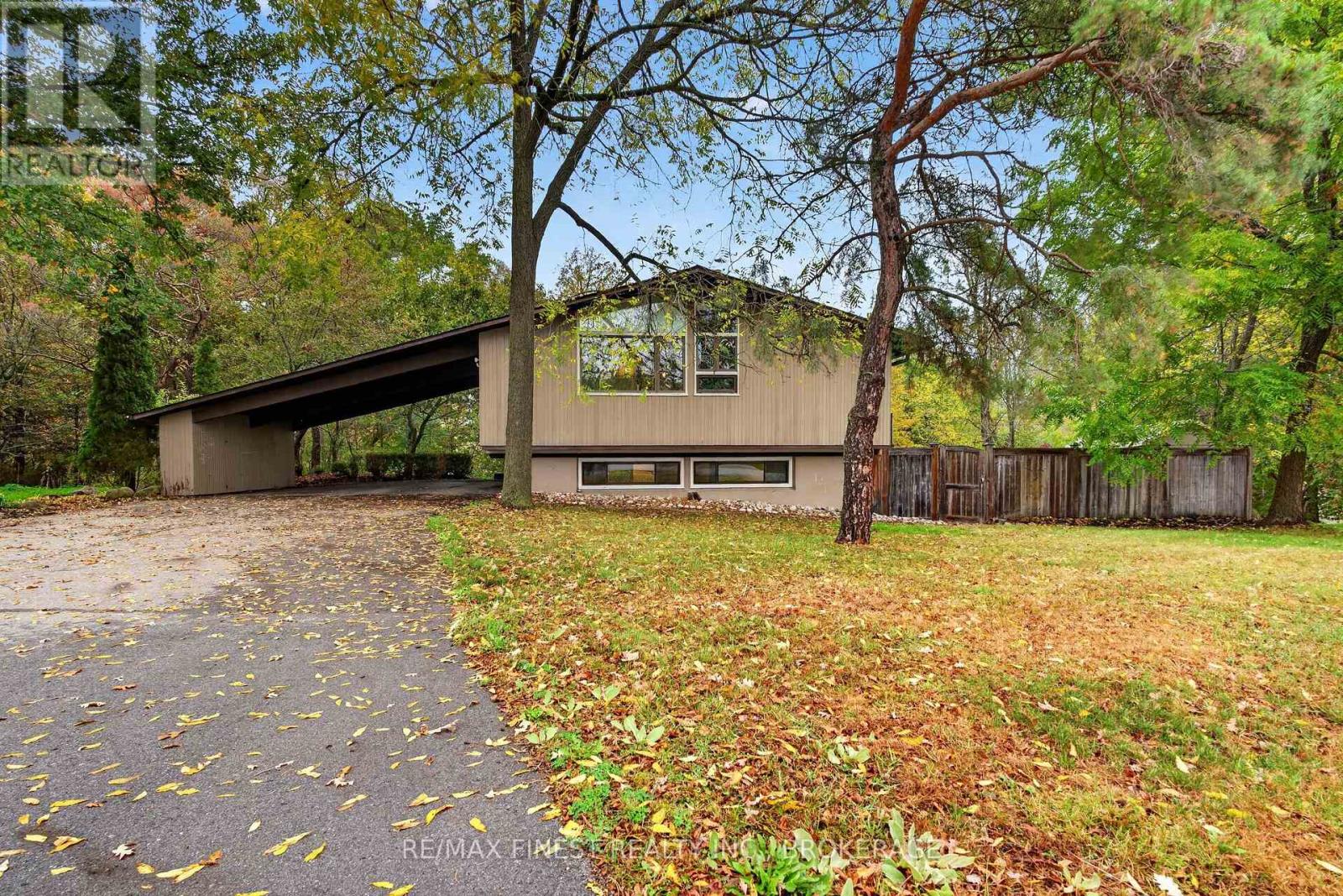 11 Edgewood Road — photo 1