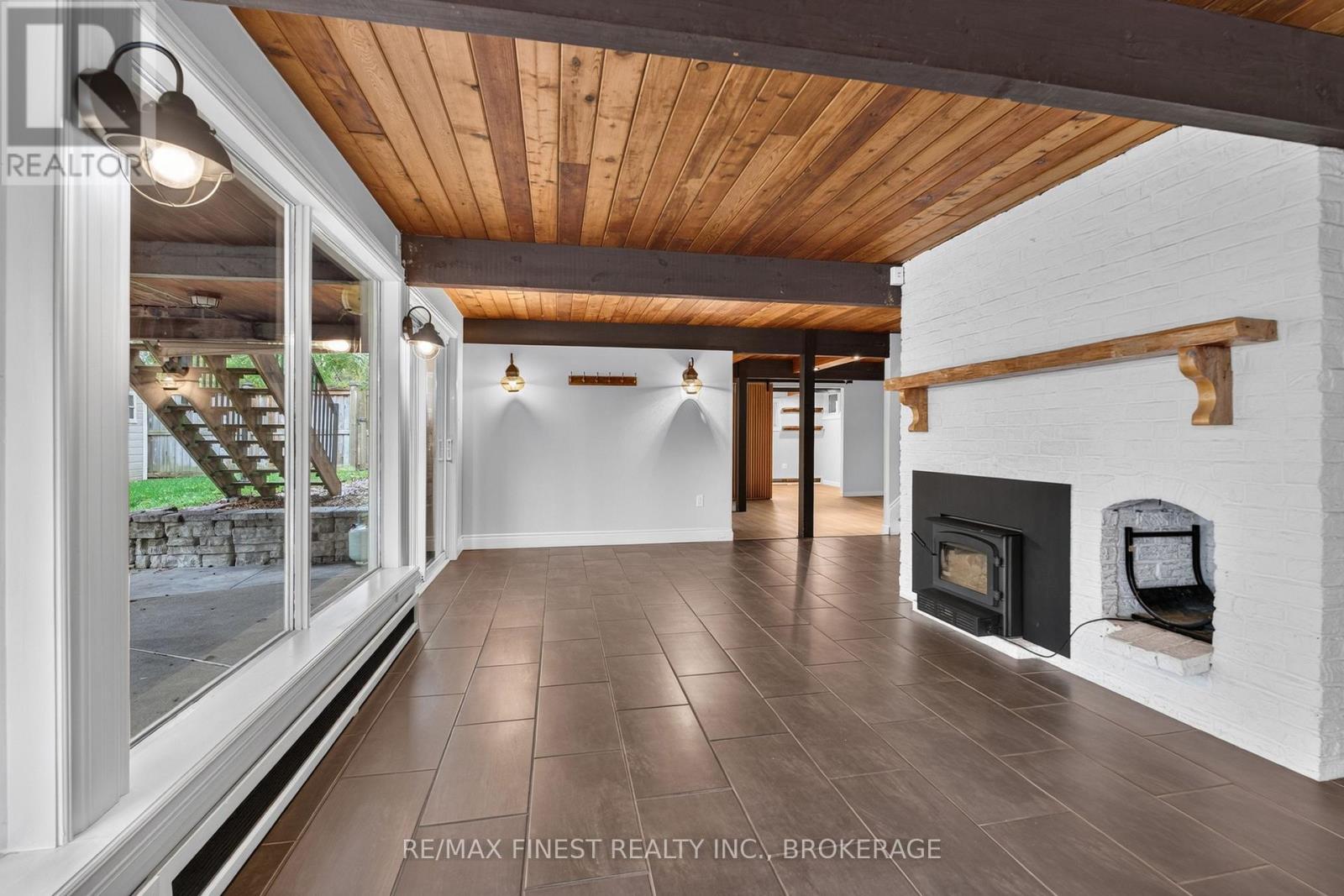 11 Edgewood Road — photo 28