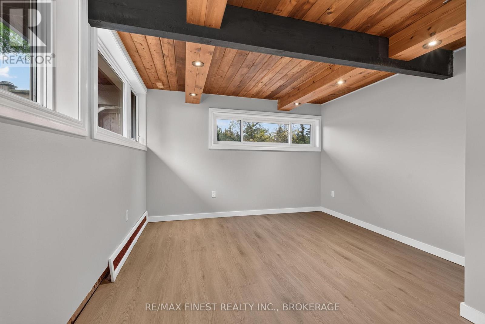 11 EDGEWOOD ROAD - 33