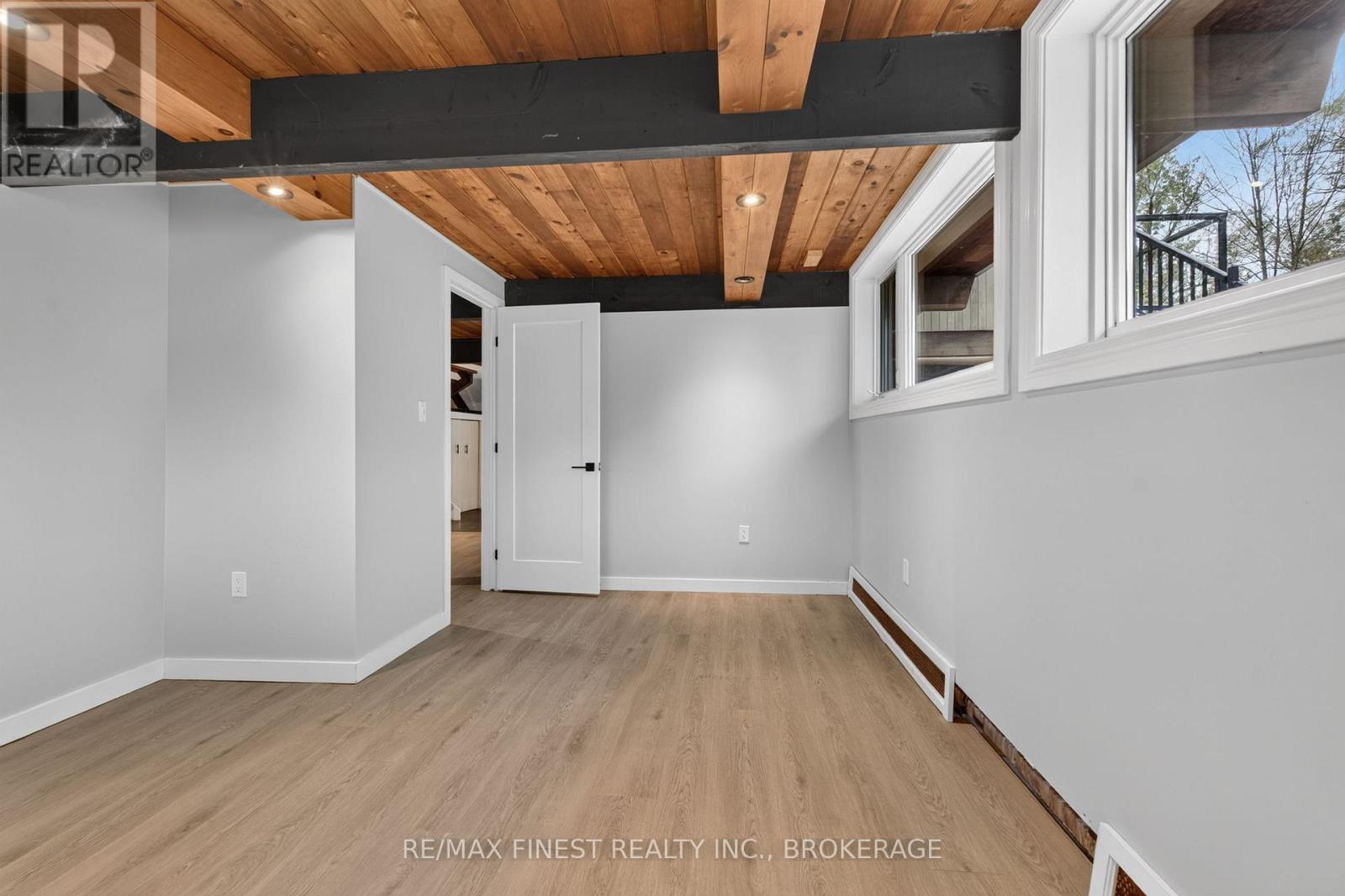 11 EDGEWOOD ROAD - 34