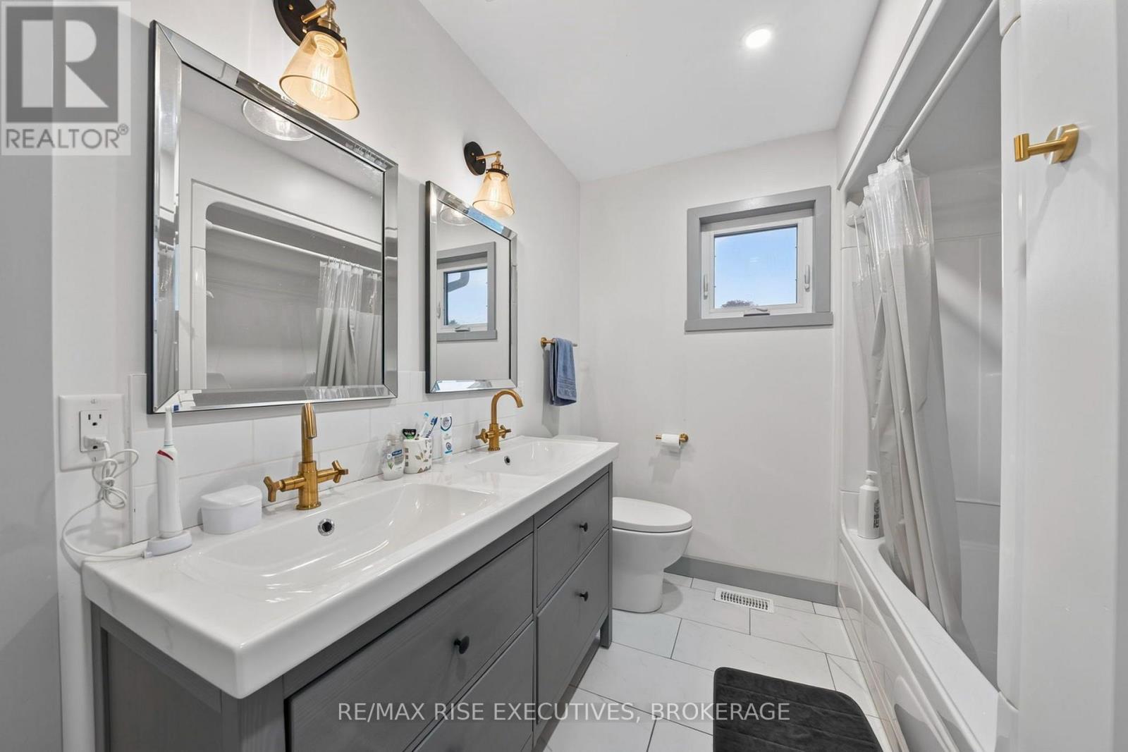 675 Collins Bay Road — photo 16