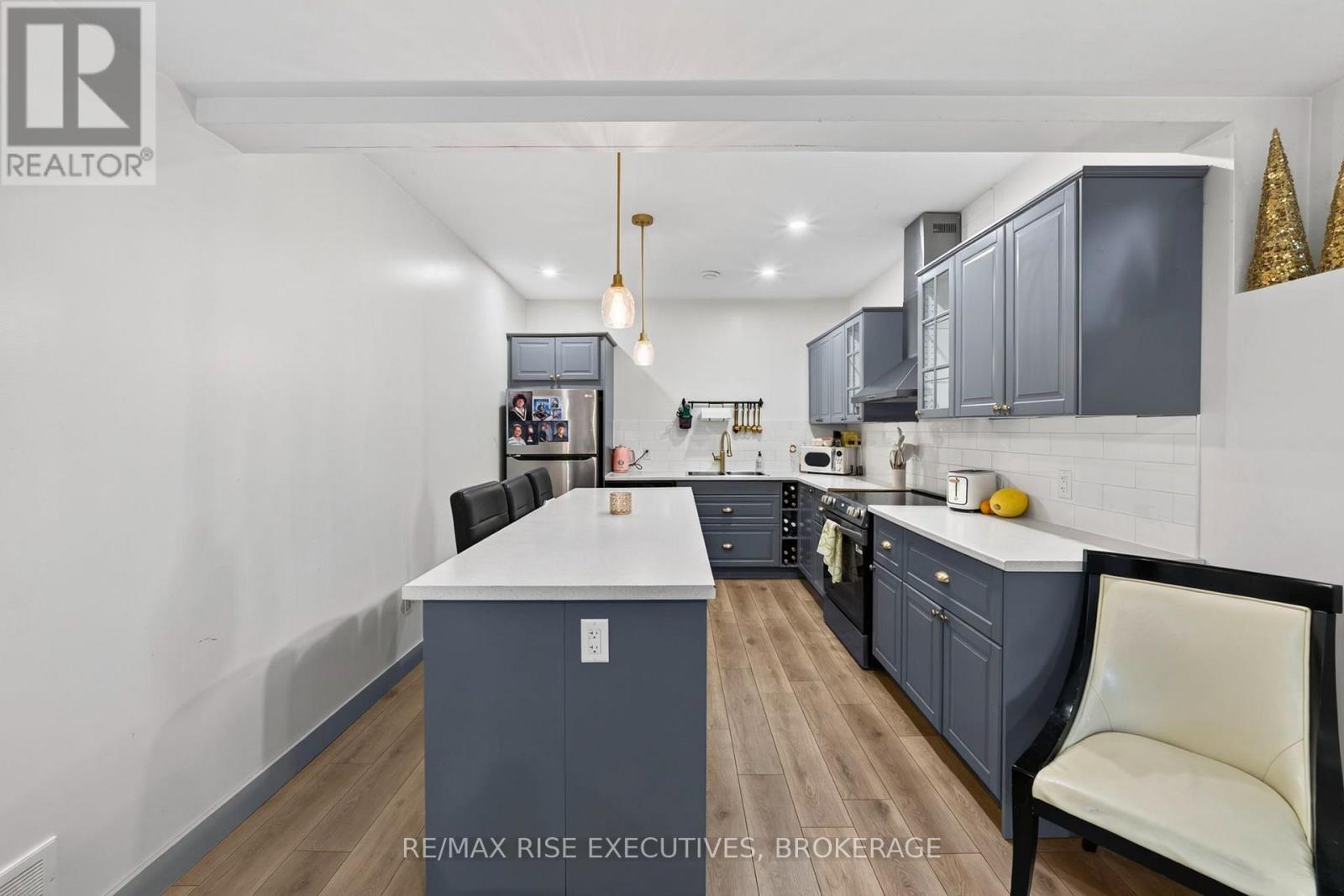 675 Collins Bay Road — photo 33