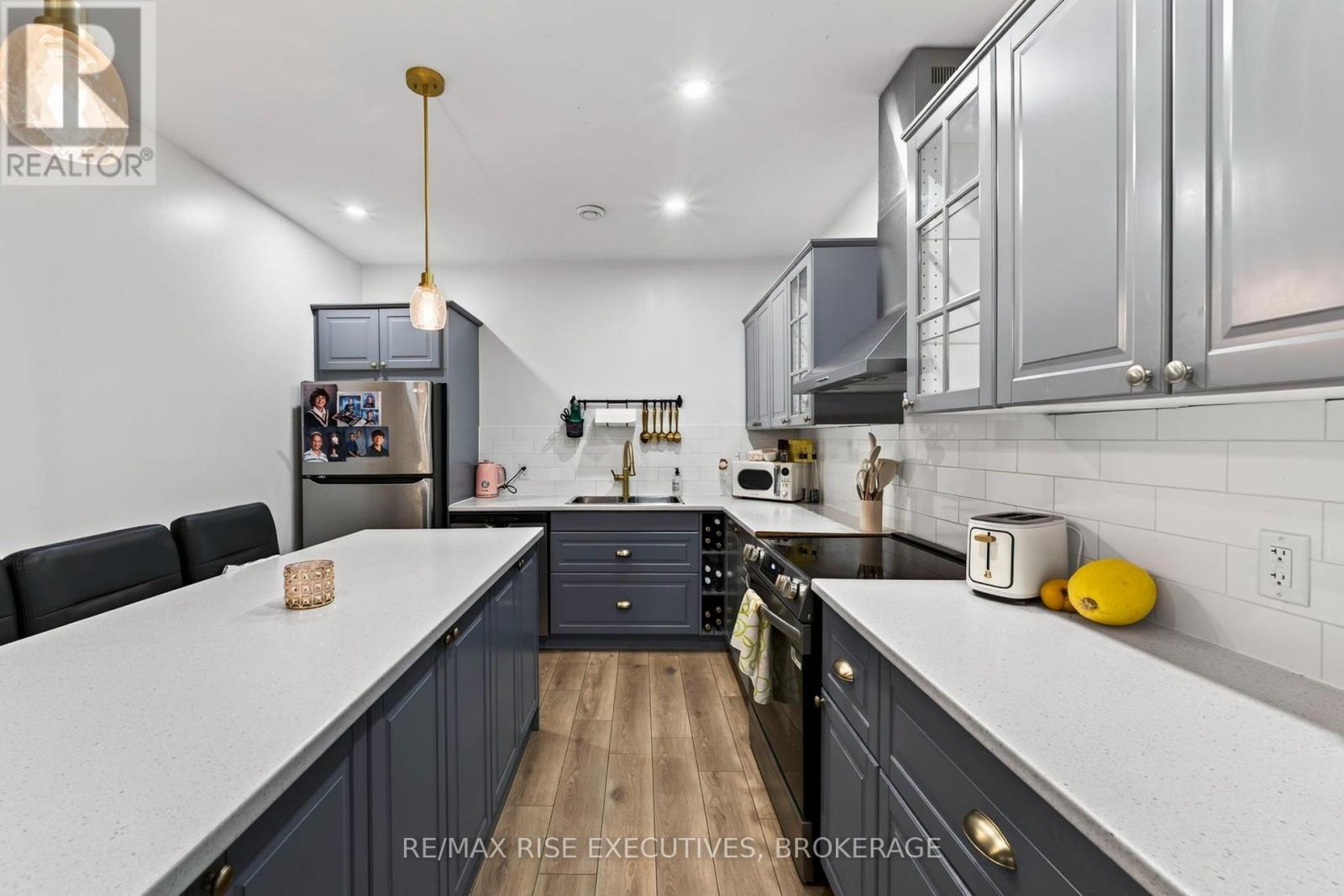 675 Collins Bay Road — photo 34