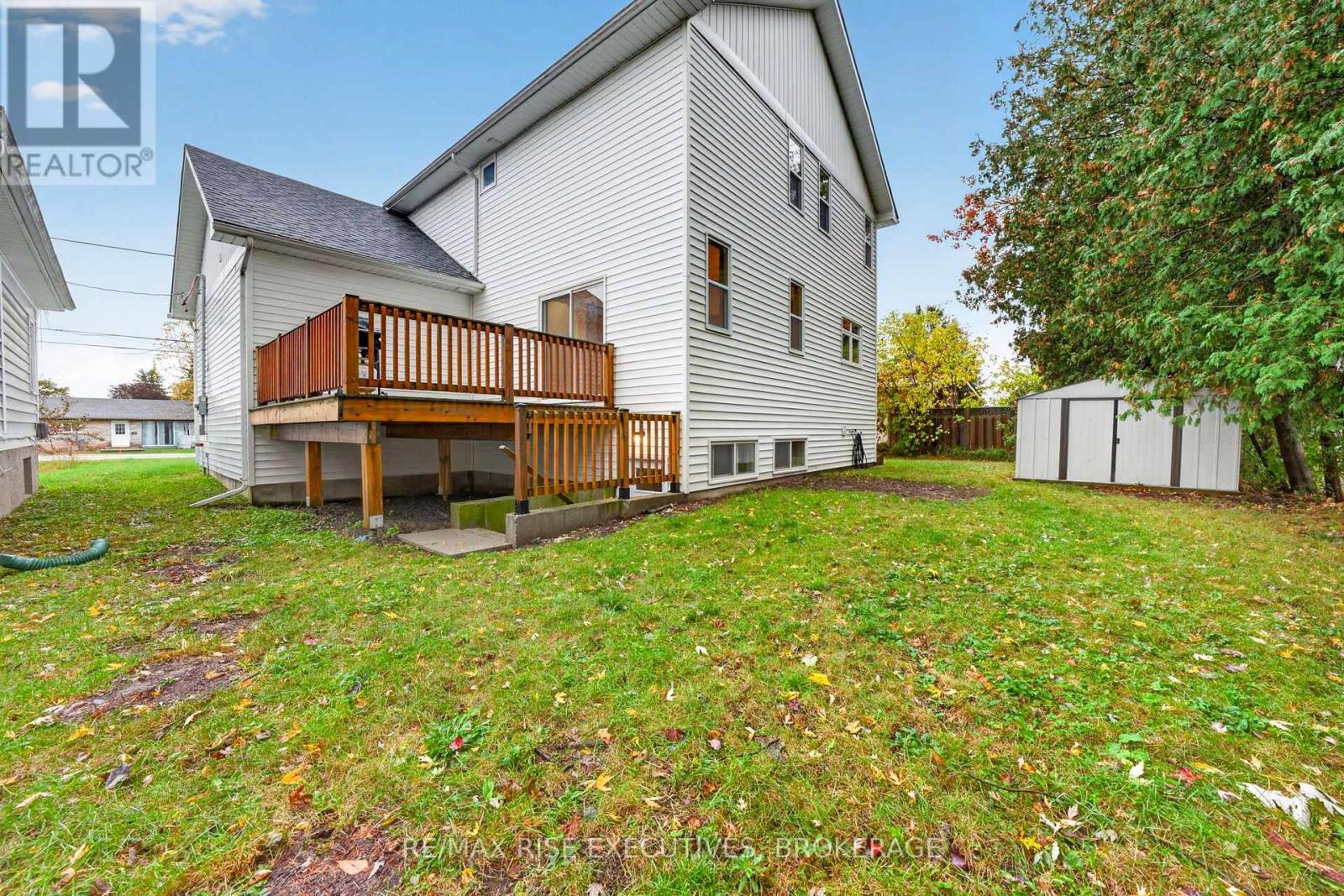 675 Collins Bay Road — photo 37