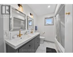 Bathroom - 675 Collins Bay Road, Kingston, ON K7M5H8 Photo 16