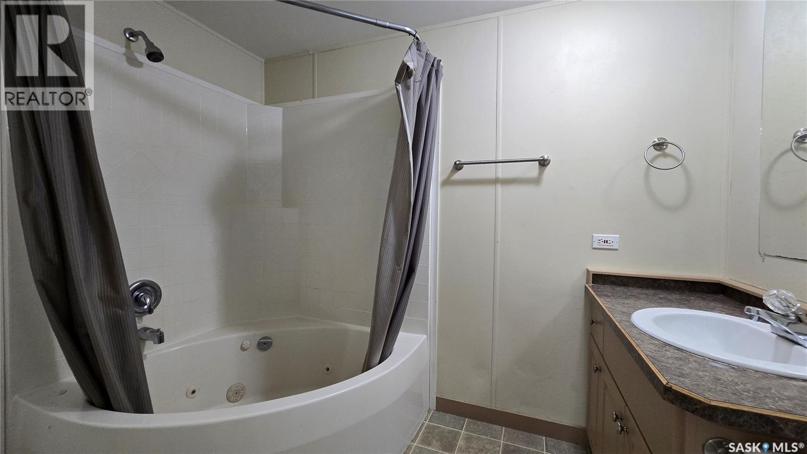 16 Walters COURT, Pilot Butte — photo 22