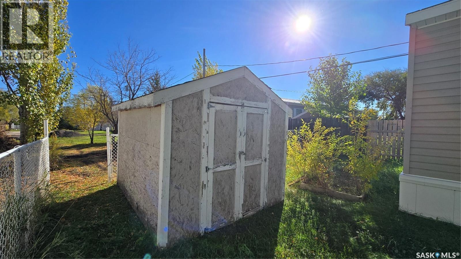 16 Walters COURT, Pilot Butte — photo 4