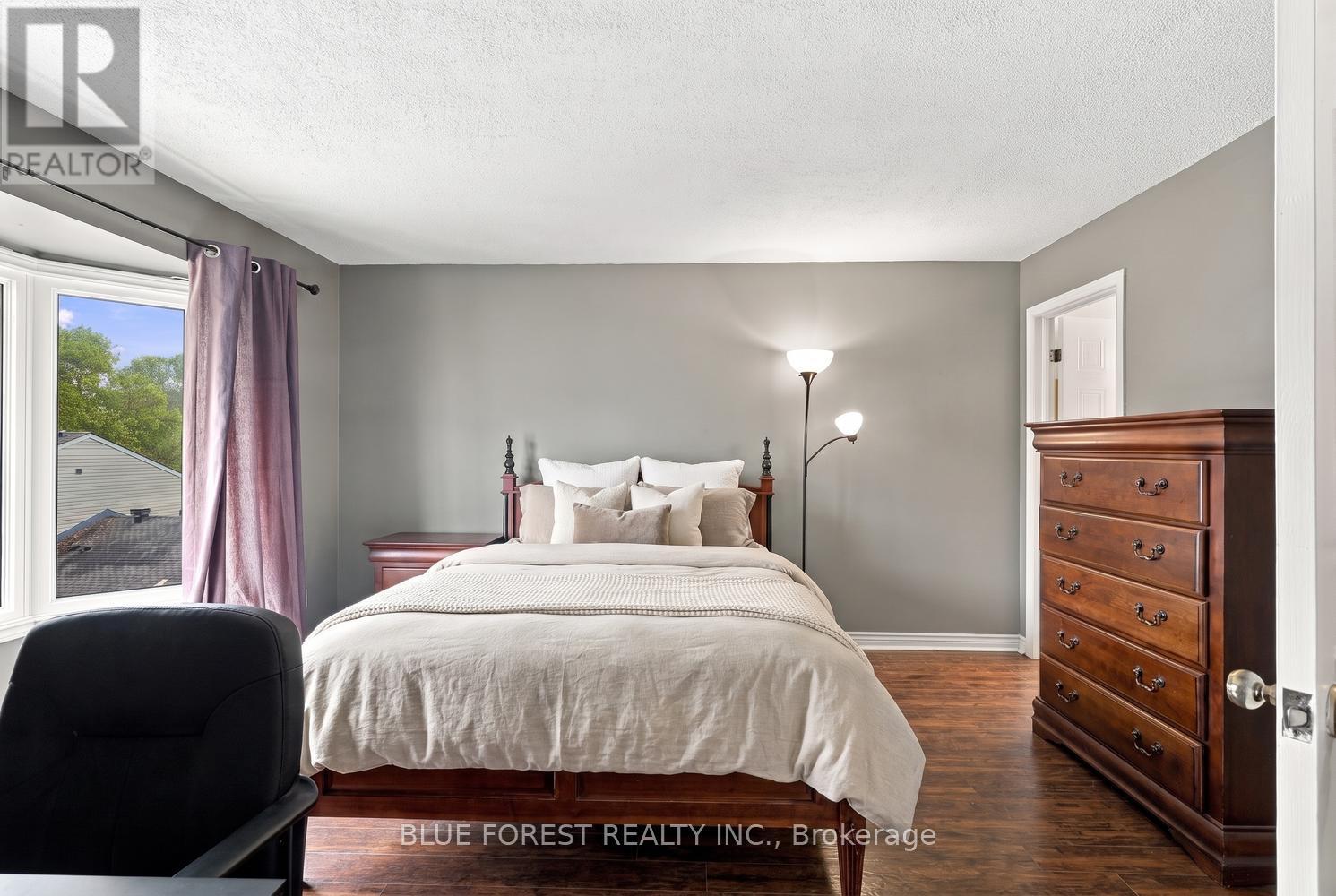 1548 Richmond Street — photo 27