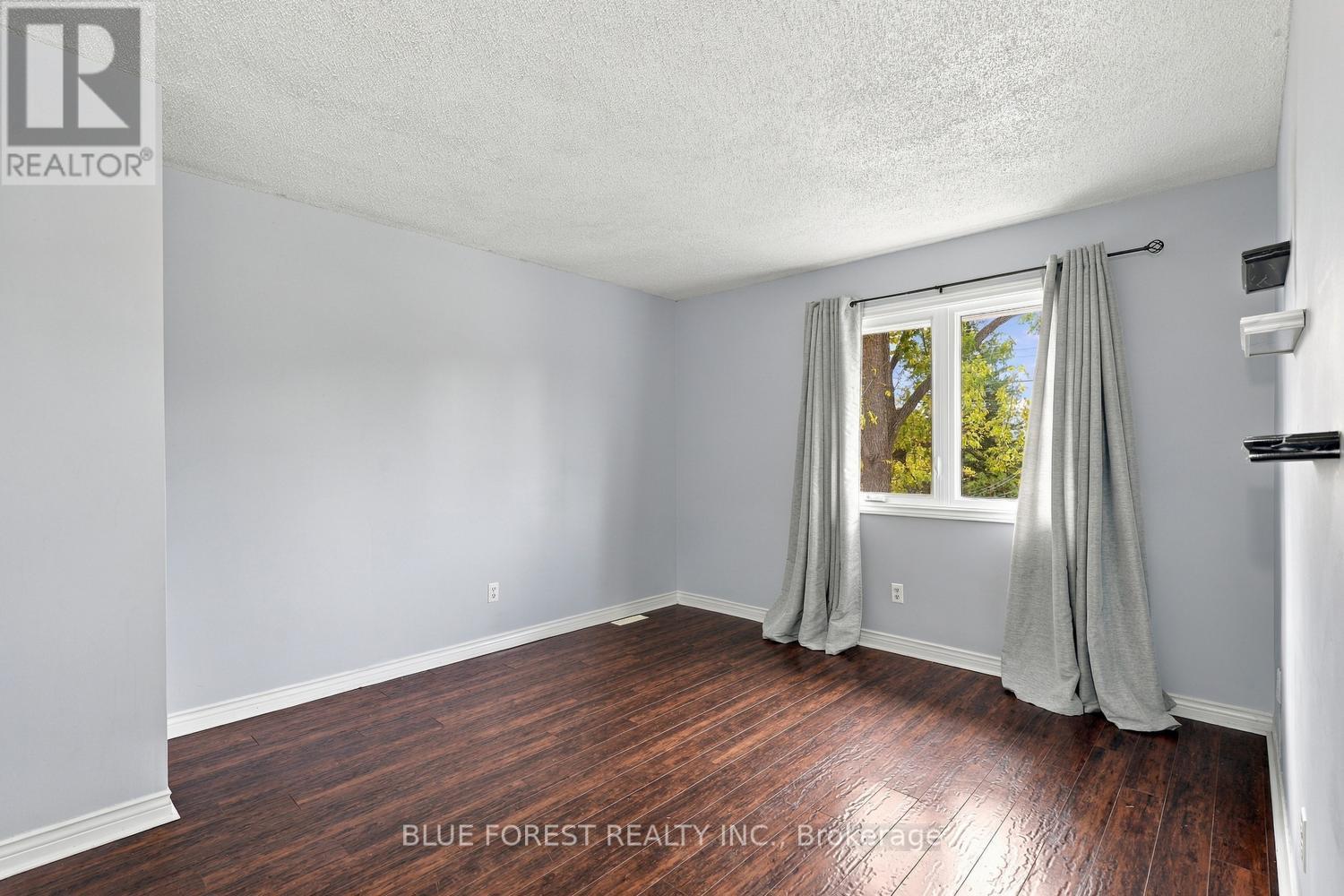 1548 Richmond Street — photo 37