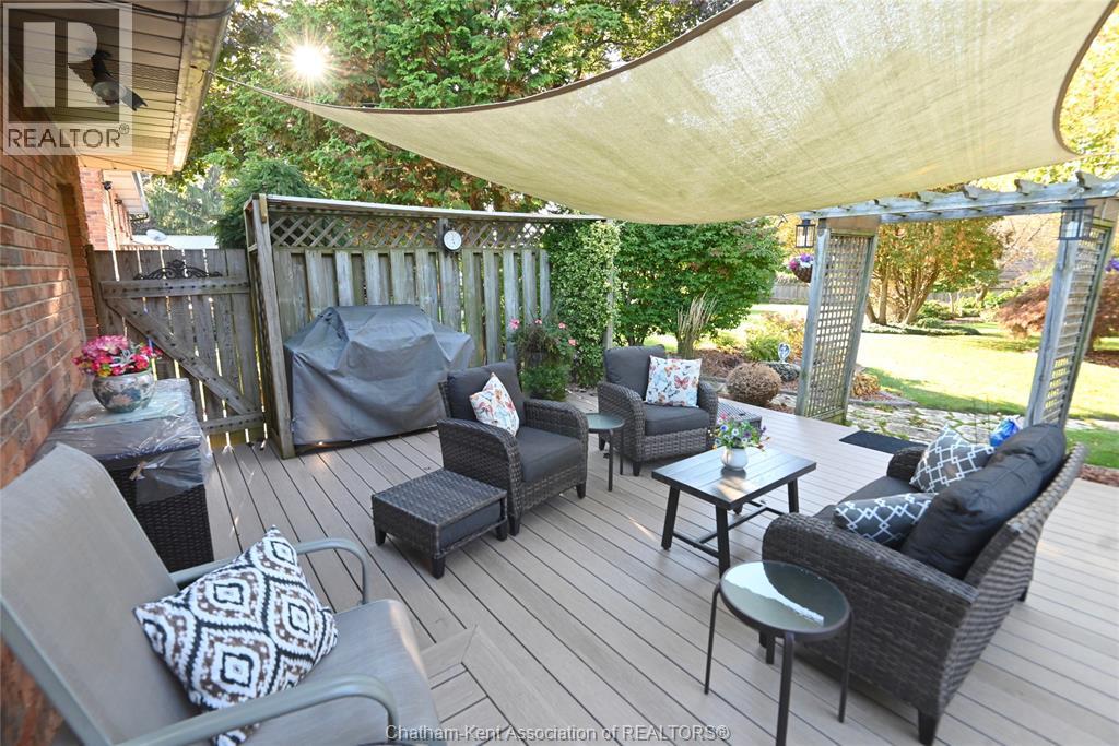 59 Oak Street — photo 37