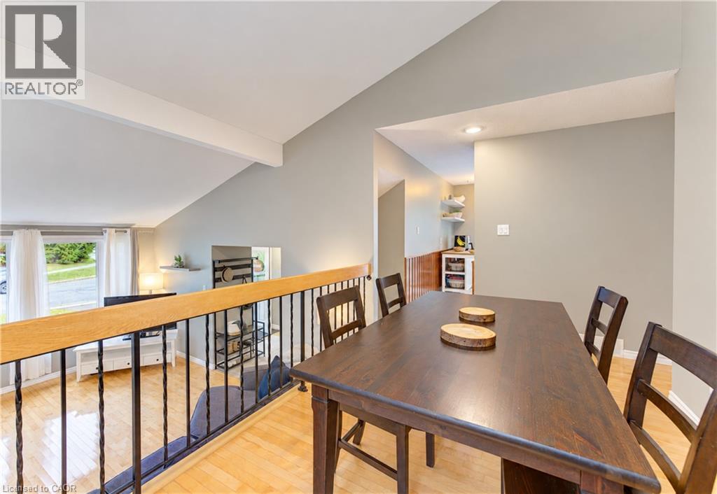 102 Toynbee Crescent — photo 10