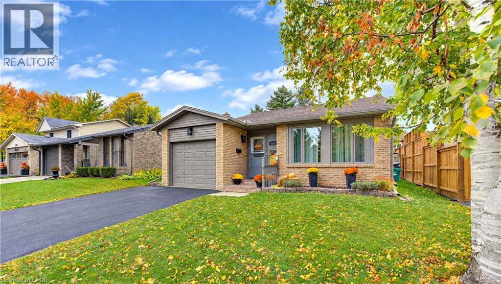 102 TOYNBEE Crescent — photo 3