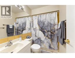 102 Toynbee Crescent, Kitchener, ON N2N1R9 Photo 22