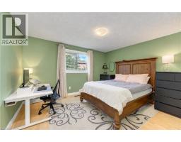 102 Toynbee Crescent, Kitchener, ON N2N1R9 Photo 20