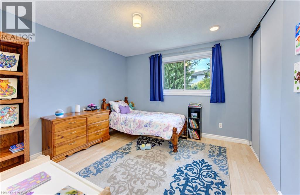 102 Toynbee Crescent — photo 18
