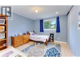 102 Toynbee Crescent, Kitchener, ON N2N1R9 Photo 18