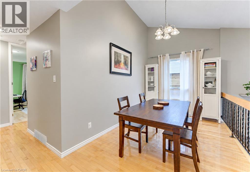102 Toynbee Crescent — photo 17