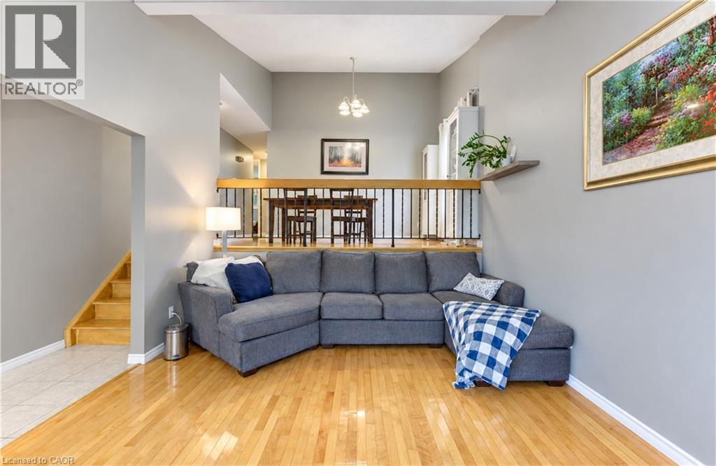 102 Toynbee Crescent — photo 7