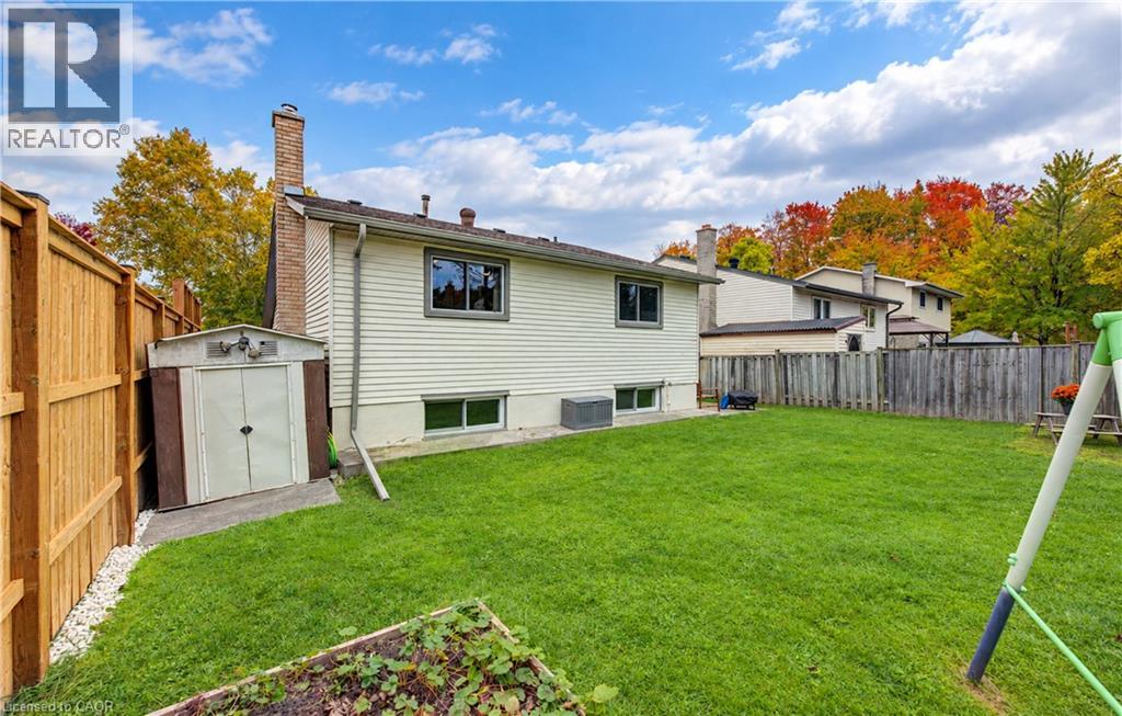 102 Toynbee Crescent — photo 36