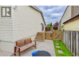 102 Toynbee Crescent, Kitchener, ON N2N1R9 Photo 37