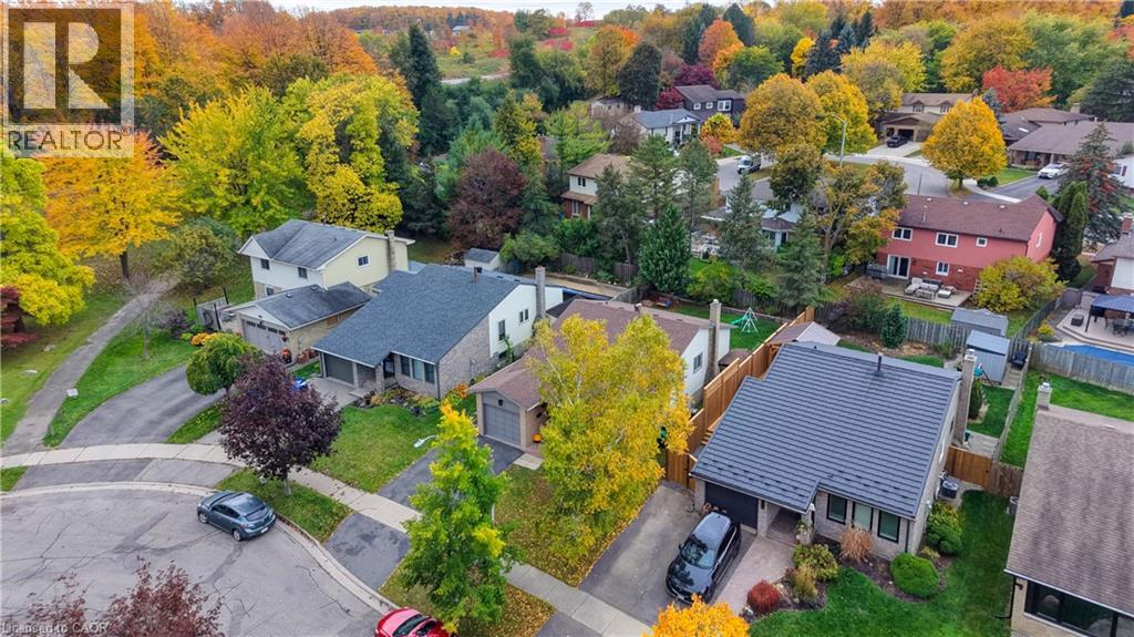 102 Toynbee Crescent — photo 42