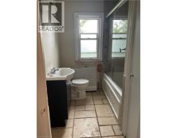 225 East 14th Street Unit# Upper, Hamilton, ON L9A4B7 Photo 12