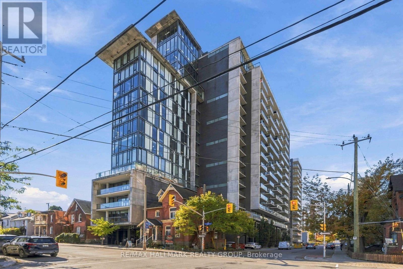 224 Lyon Street North — photo 1