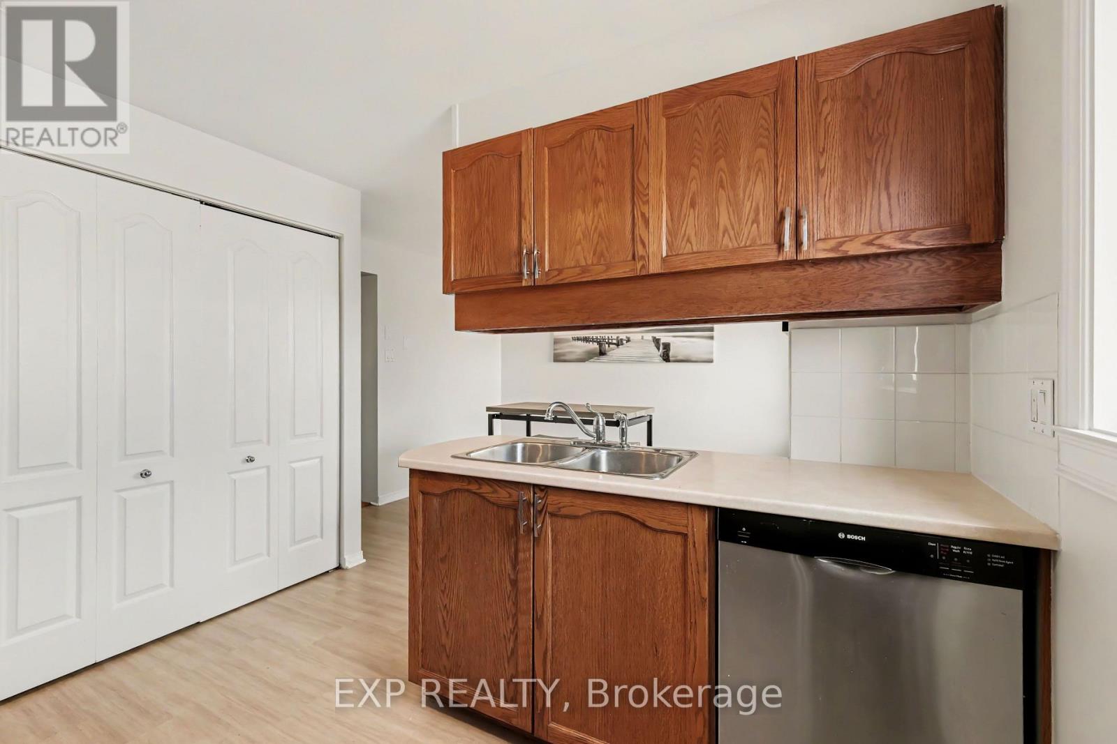 1848 Summerfields Crescent — photo 13