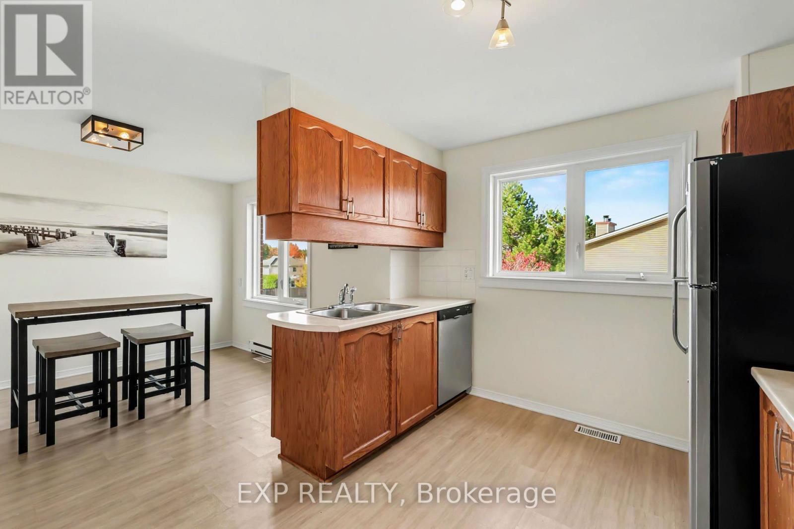 1848 Summerfields Crescent — photo 14