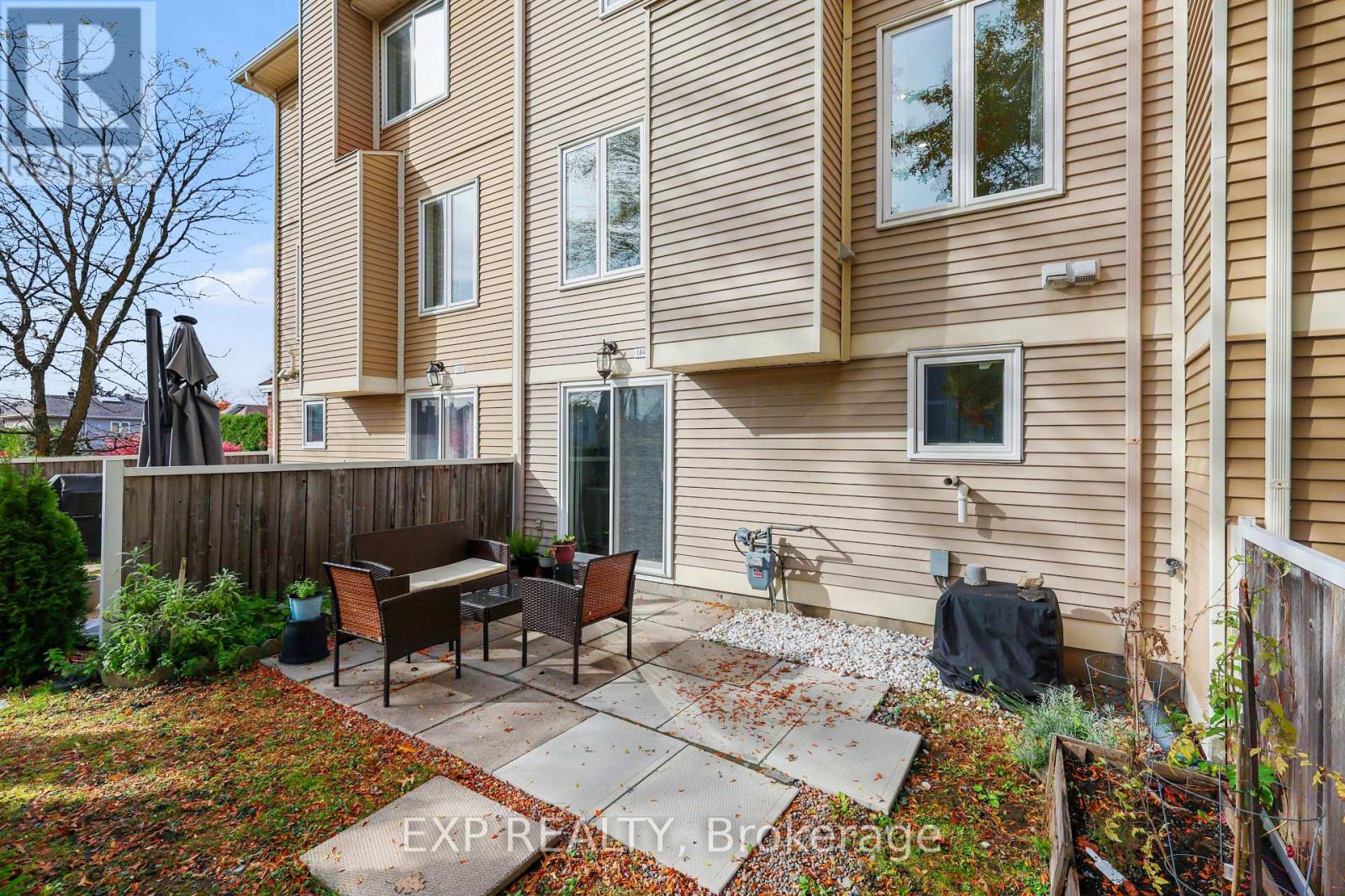 1848 Summerfields Crescent — photo 29