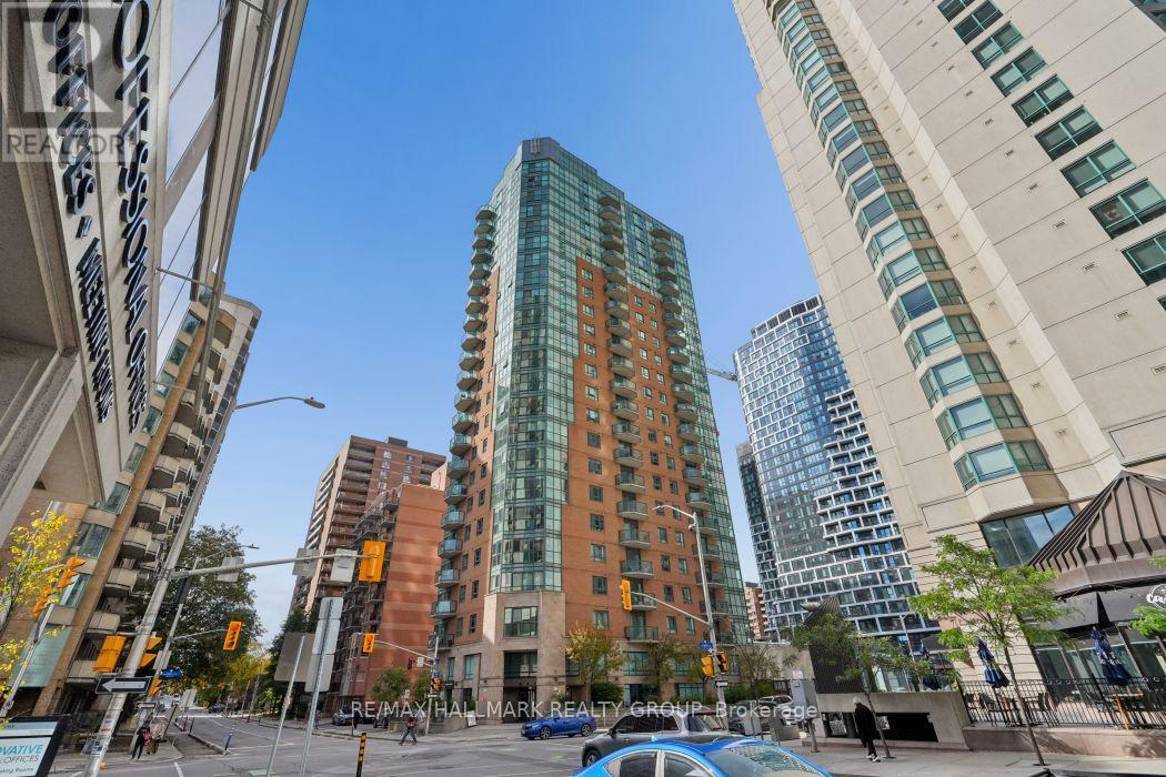 445 Laurier Avenue West — photo 1