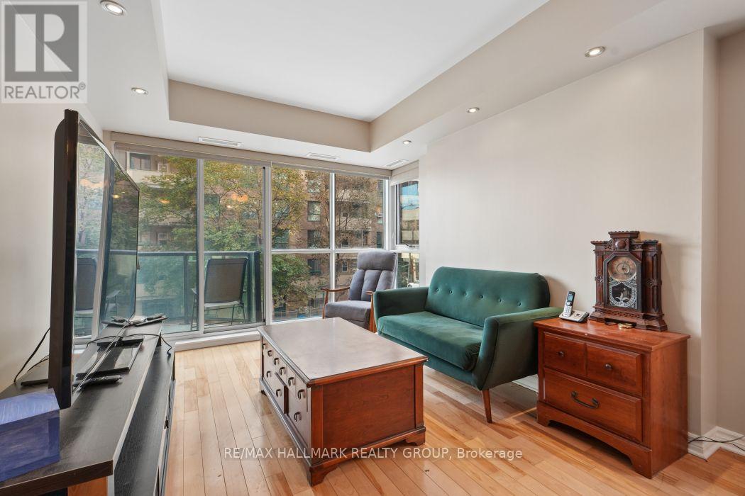 #302 445 LAURIER AVENUE W - 16