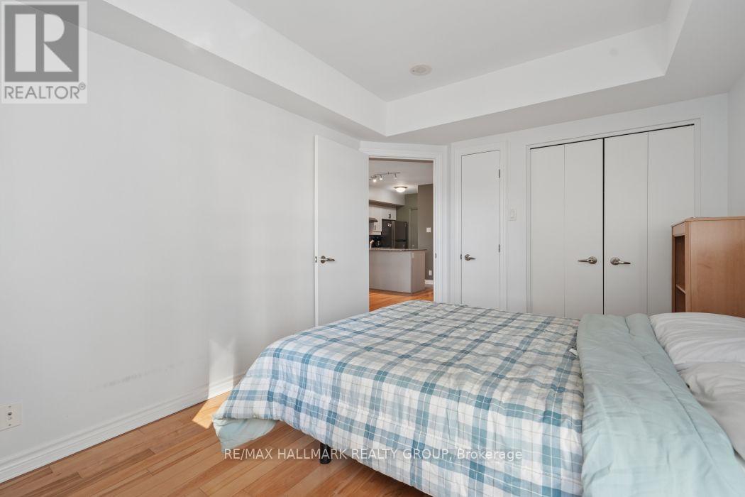445 Laurier Avenue West — photo 22