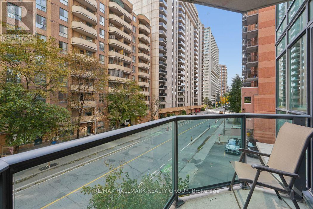 445 Laurier Avenue West — photo 27